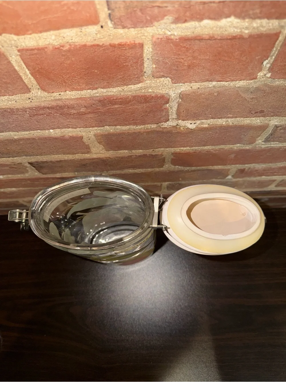 N/A clean airtight glass